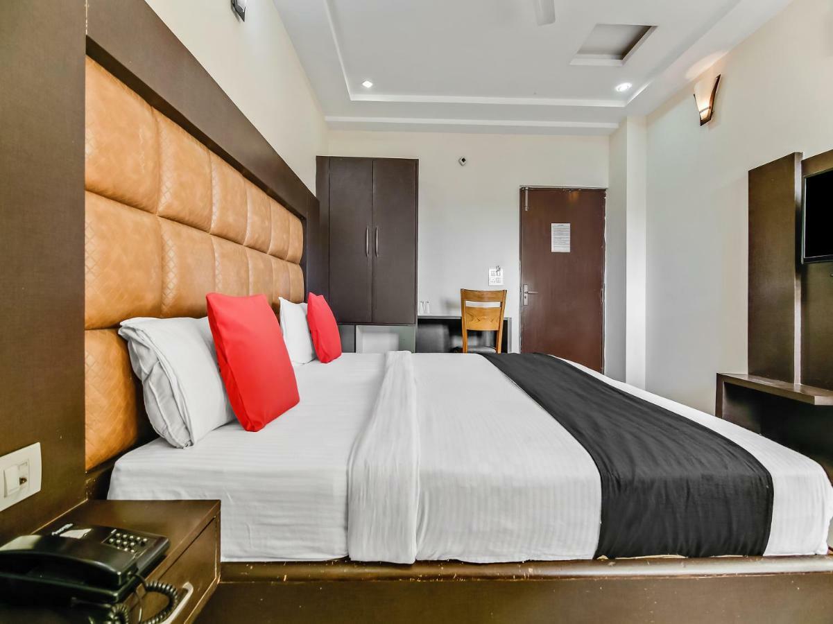 Capital O 32619 Hotel Sugar Palm Gwalior Dış mekan fotoğraf